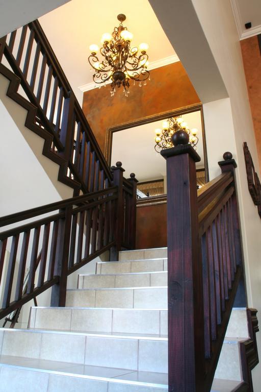 Villa Bali Luxury Guesthouse Bloemfontein Buitenkant foto