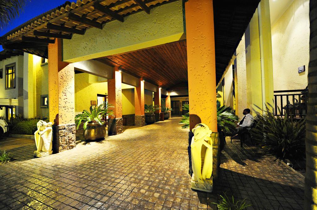 Villa Bali Luxury Guesthouse Bloemfontein Buitenkant foto