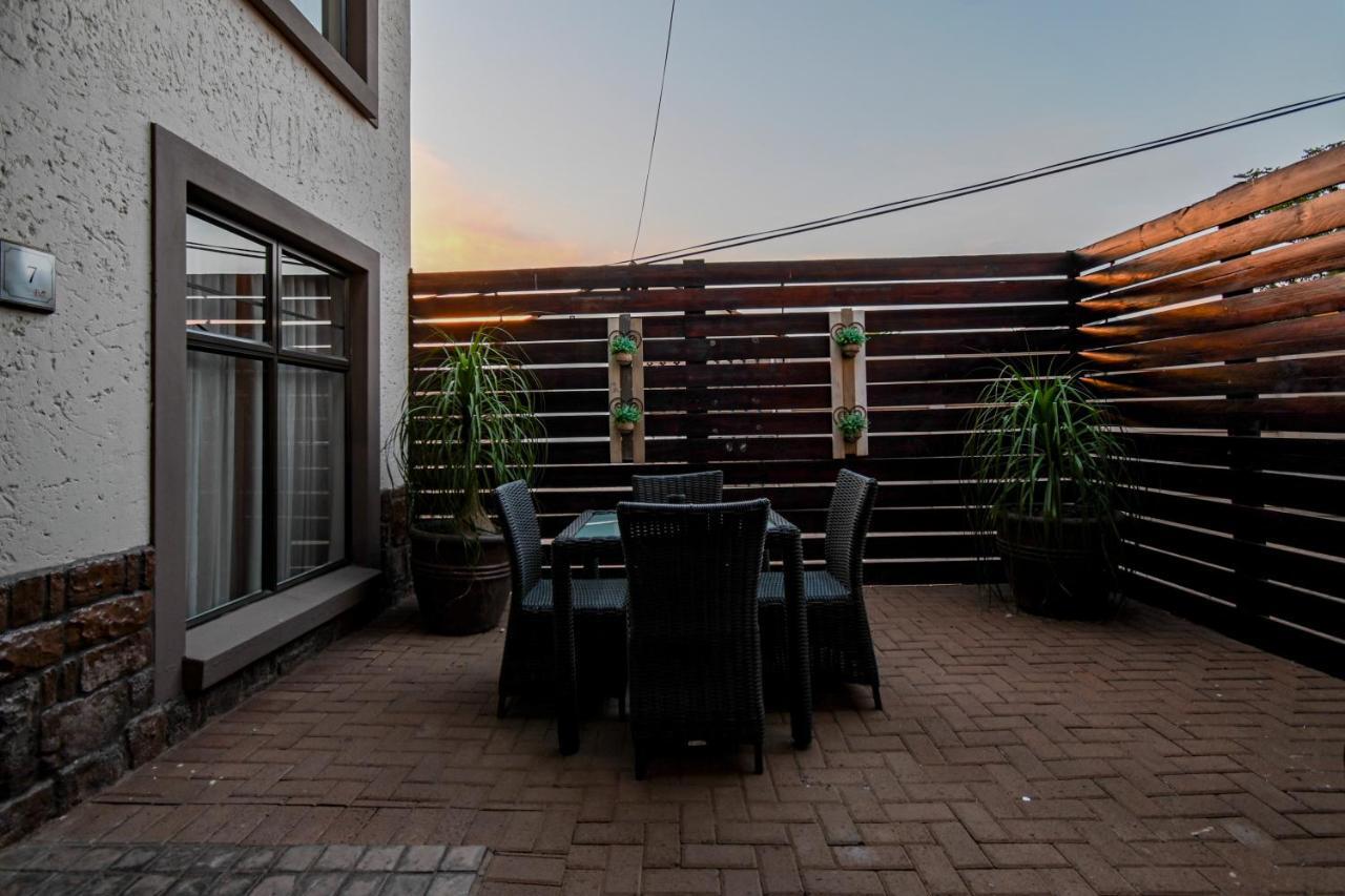 Villa Bali Luxury Guesthouse Bloemfontein Buitenkant foto