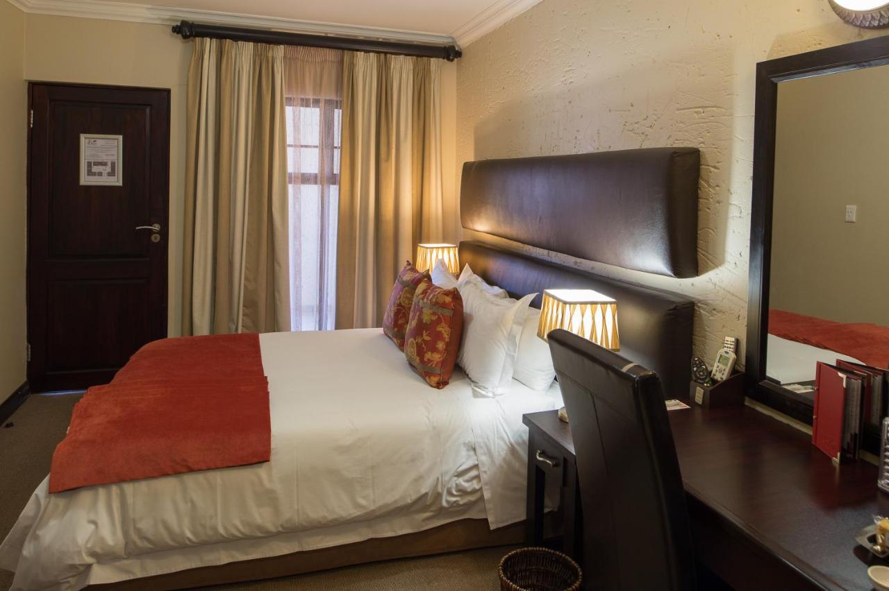 Villa Bali Luxury Guesthouse Bloemfontein Buitenkant foto