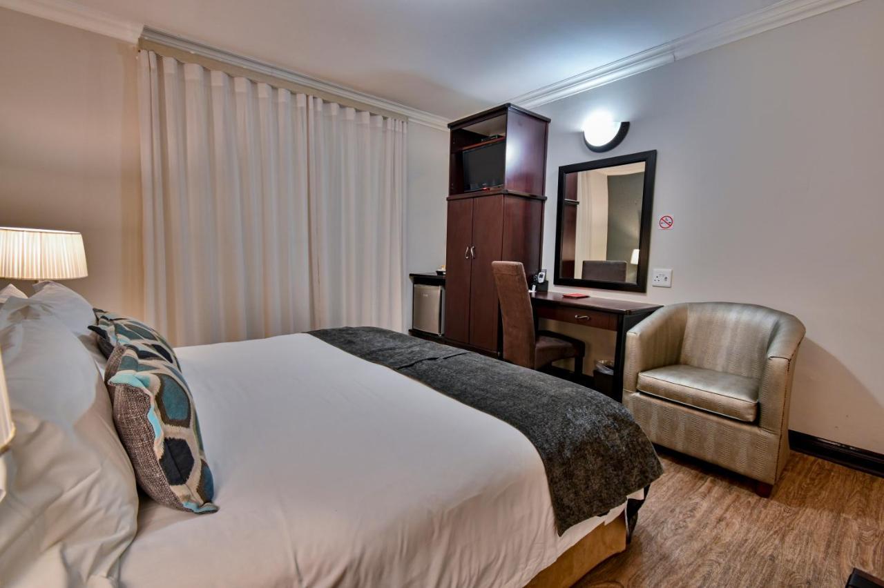 Villa Bali Luxury Guesthouse Bloemfontein Buitenkant foto
